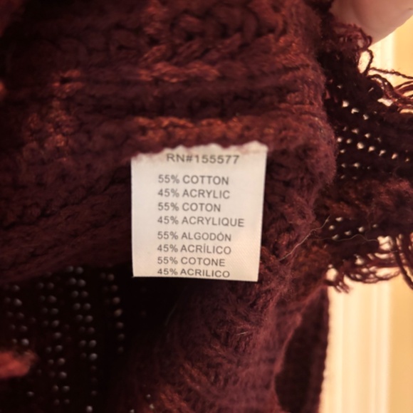 Miracle Maroon Rough Edge V-Neck Sweater, M/L - Picture 4 of 4